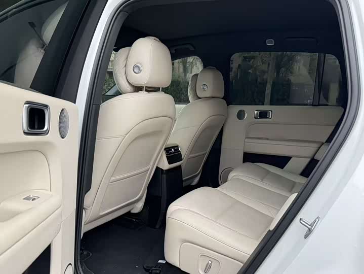 Фото 6 - LiXiang L6