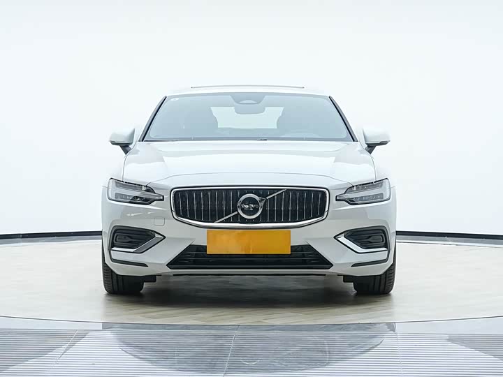 Фото 2 - Volvo S60