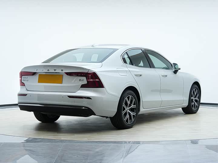 Фото 5 - Volvo S60