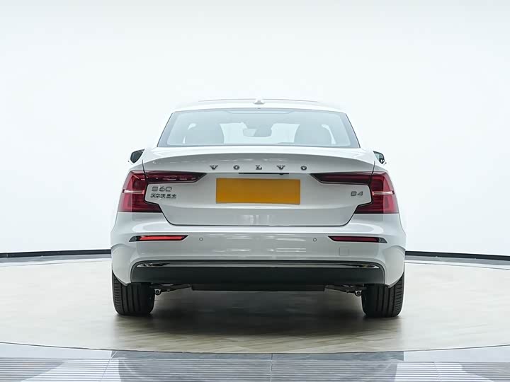 Фото 6 - Volvo S60