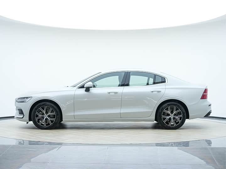 Фото 7 - Volvo S60