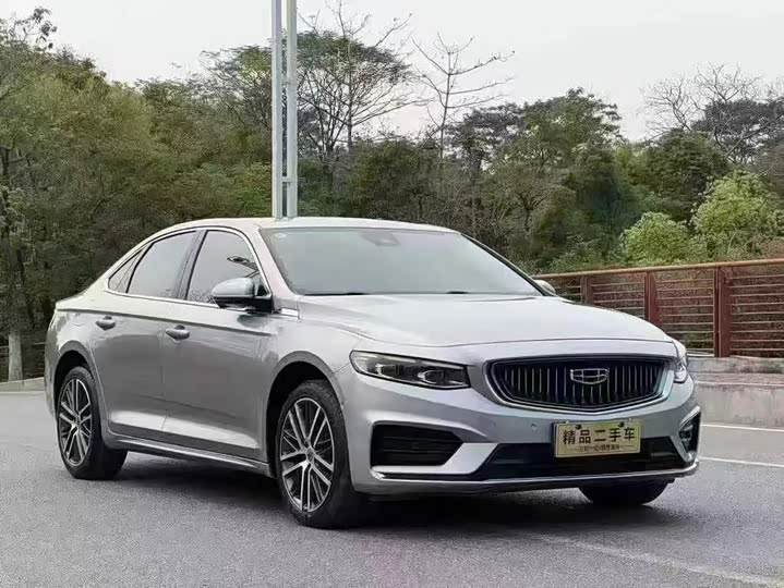 Фото 3 - Geely Preface