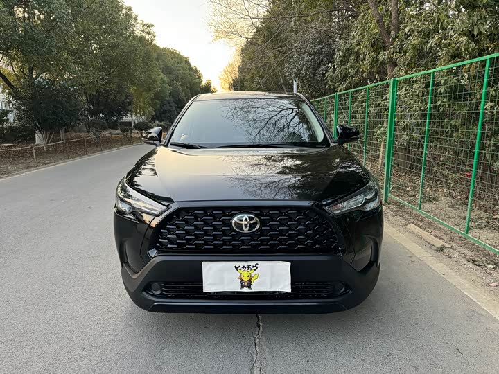 Фото 2 - Toyota Corolla Cross