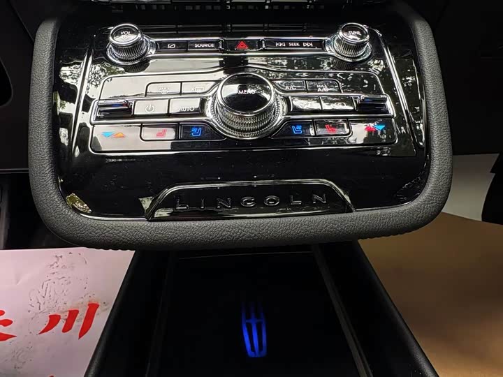 Фото 6 - Lincoln Corsair