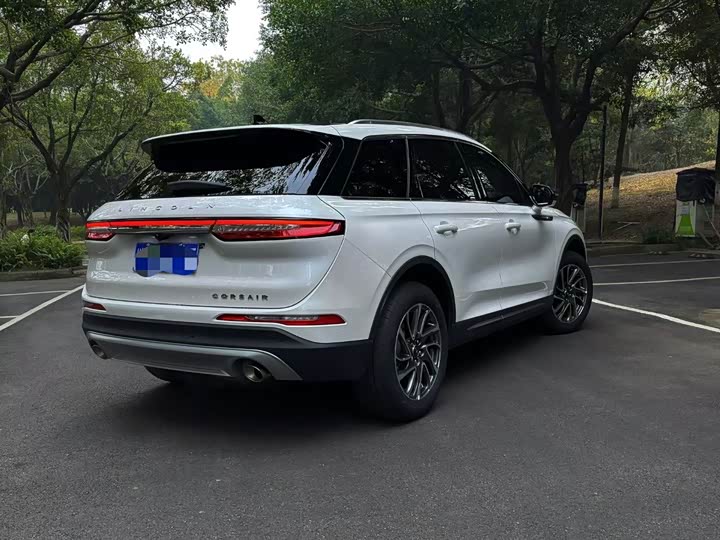 Фото 8 - Lincoln Corsair