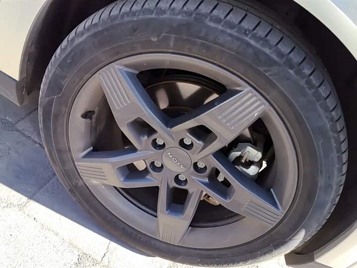 Фото 6 - GAC Aion Y