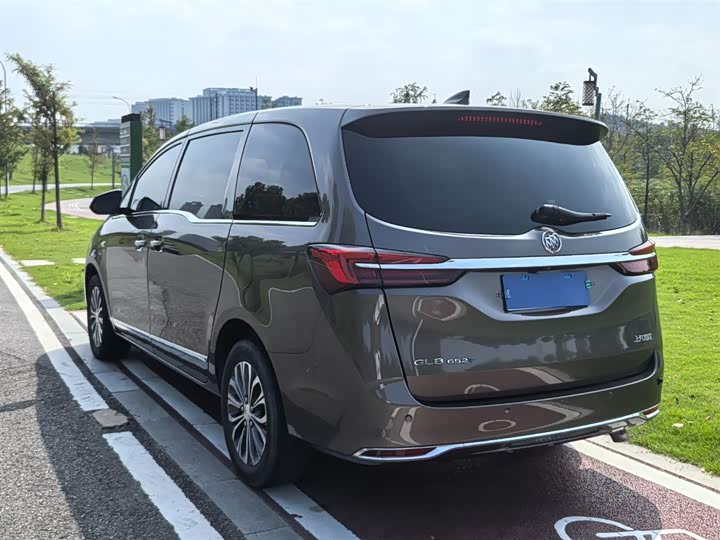 Фото 6 - Buick GL8 ES