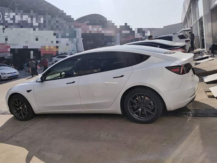 Фото 5 - Tesla Model 3