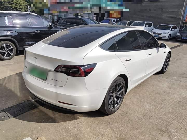 Фото 7 - Tesla Model 3
