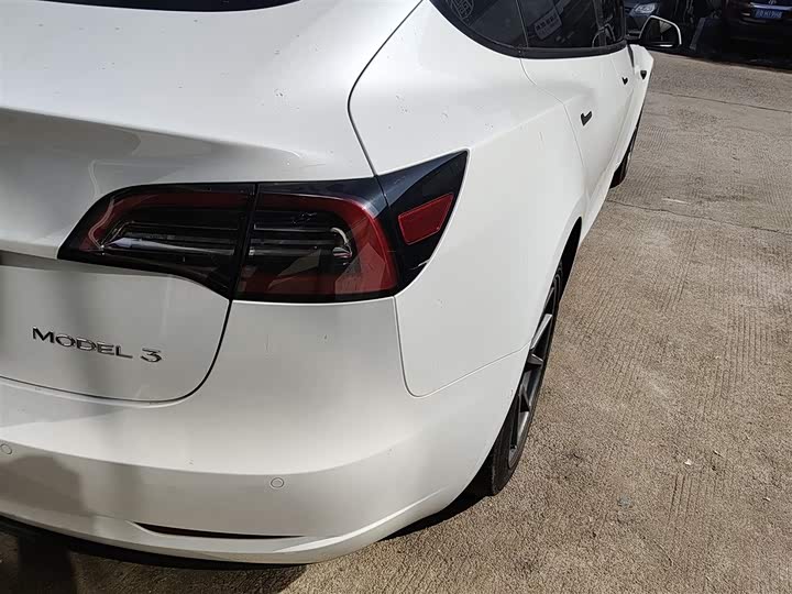 Фото 8 - Tesla Model 3