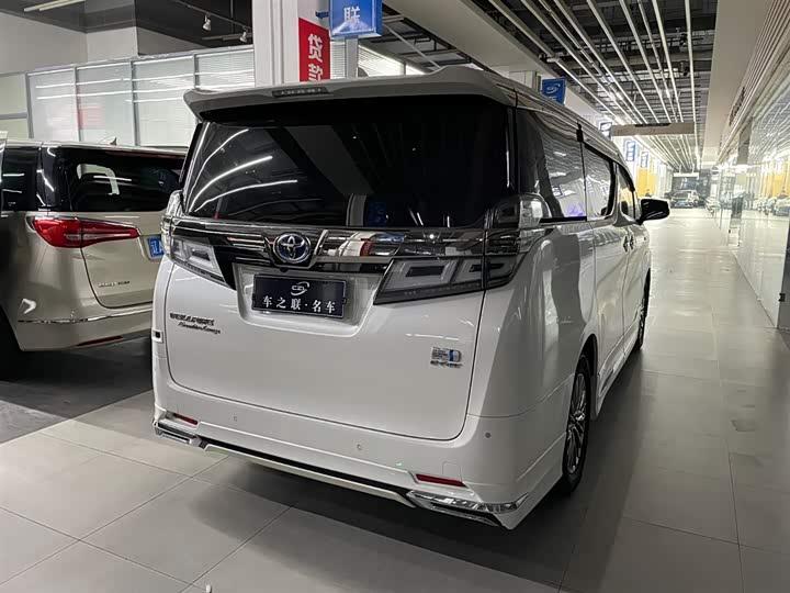 Фото 6 - Toyota Vellfire
