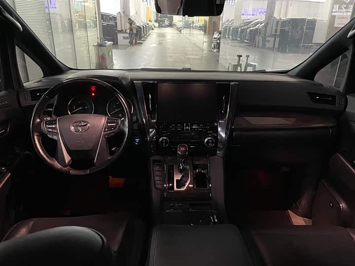 Фото 7 - Toyota Vellfire