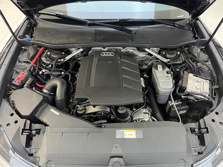 Фото 8 - Audi A6L