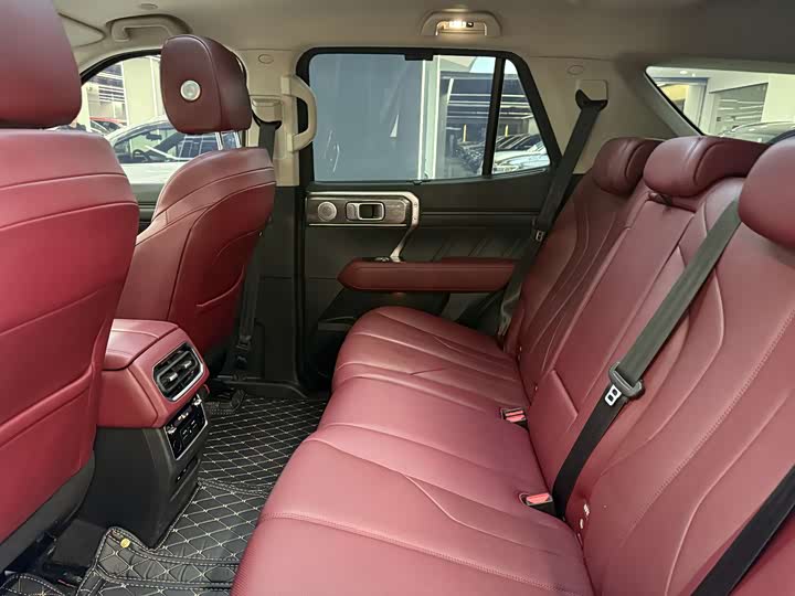 Фото 9 - Tank 400 Hybrid