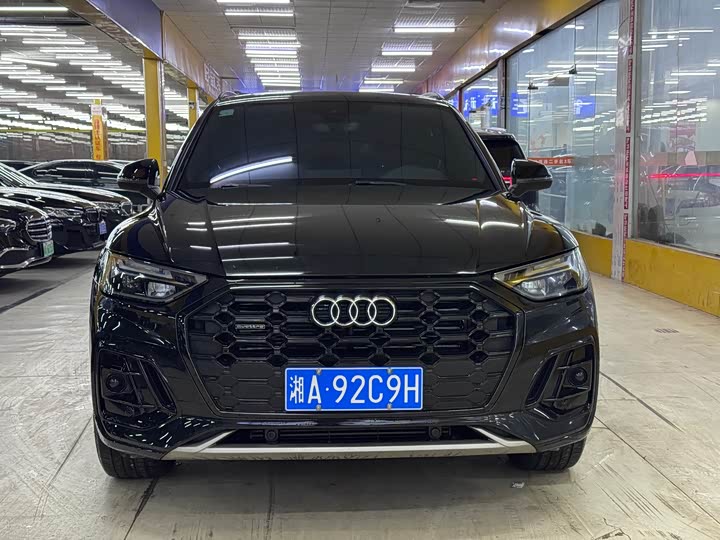 Фото 2 - Audi Q5L