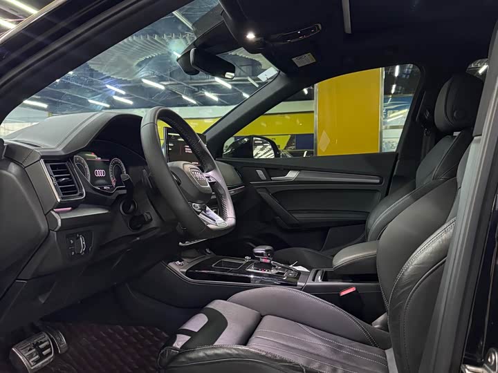 Фото 4 - Audi Q5L