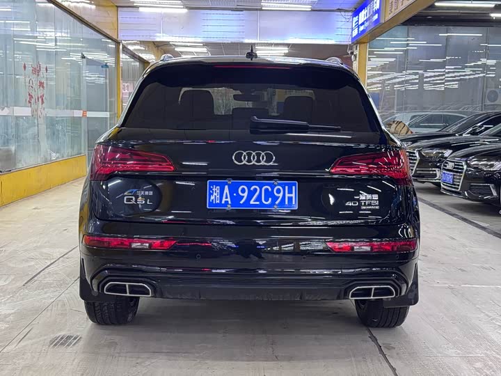 Фото 8 - Audi Q5L