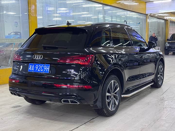 Фото 9 - Audi Q5L