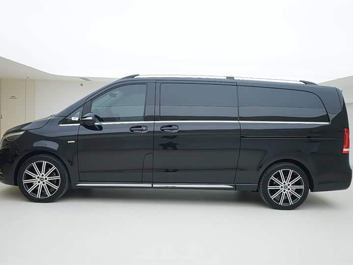 Фото 3 - Mercedes-Benz V-Class