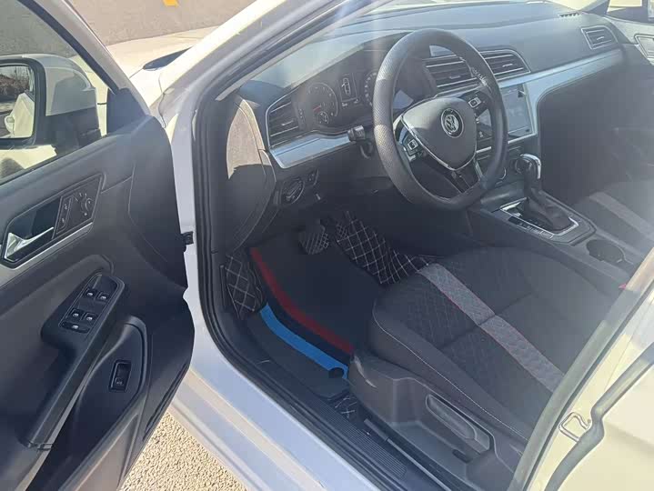 Фото 4 - Volkswagen Lamando L