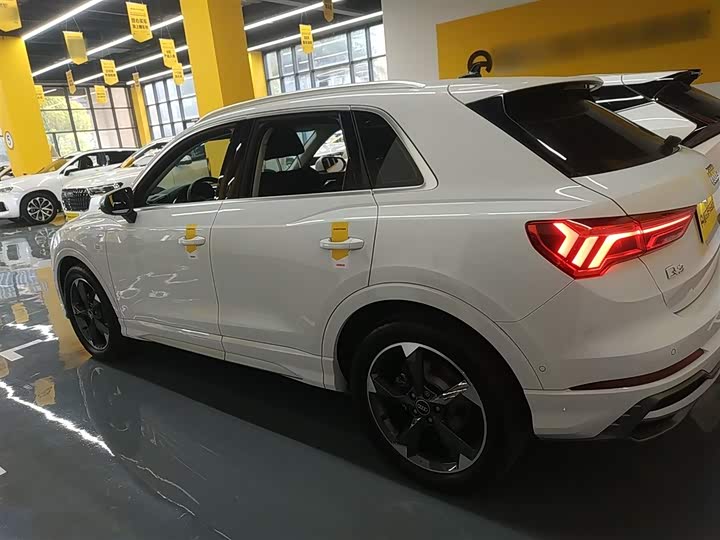 Фото 5 - Audi Q3