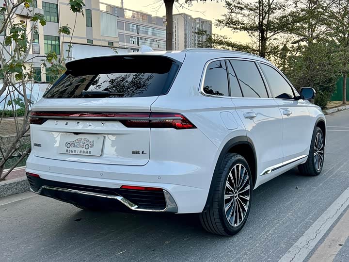 Фото 7 - Geely Monjaro