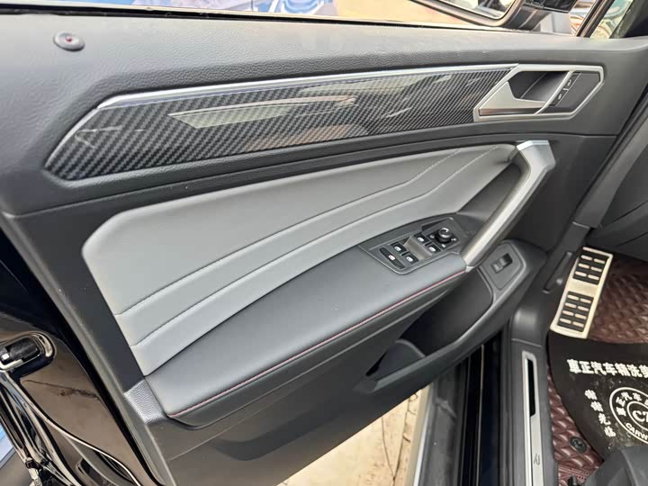 Фото 6 - Volkswagen Tiguan L Pro