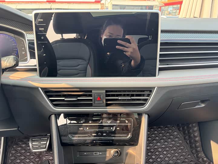 Фото 7 - Volkswagen Tiguan L Pro