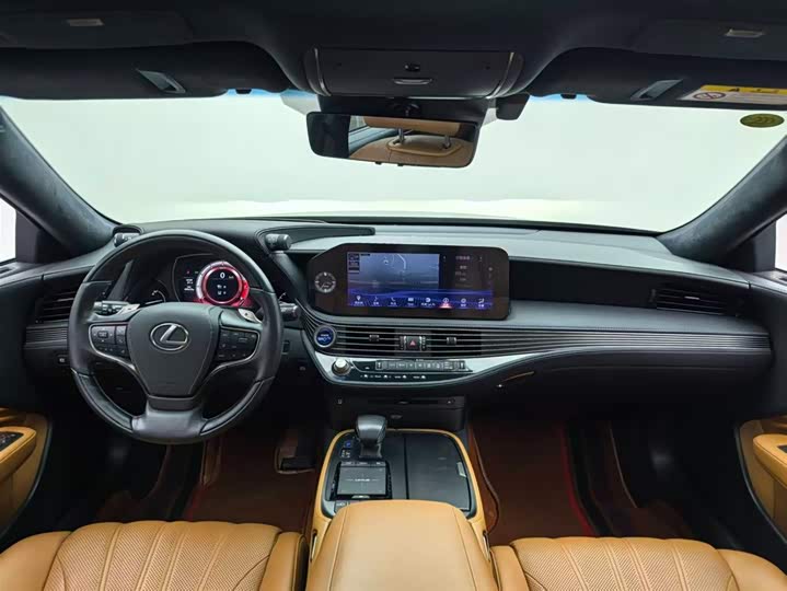 Фото 4 - Lexus LS