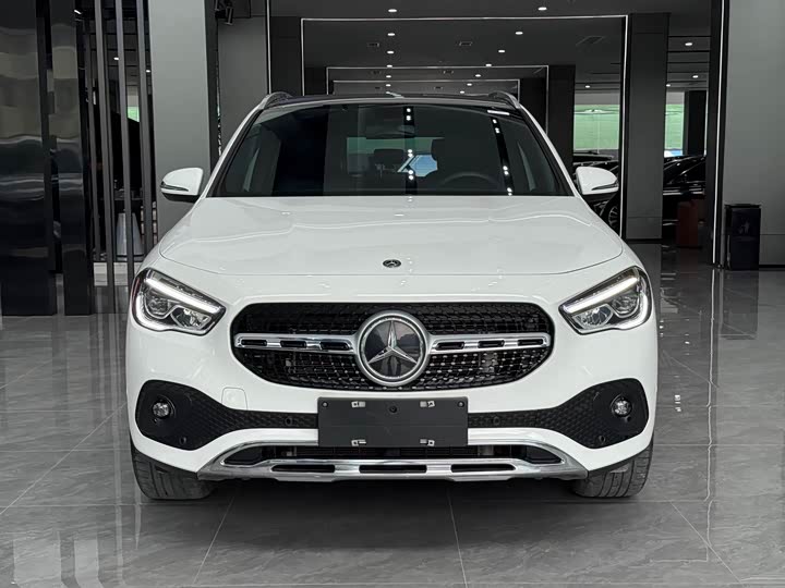Фото 2 - Mercedes-Benz GLA-Class