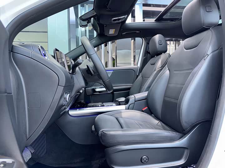 Фото 4 - Mercedes-Benz GLA-Class