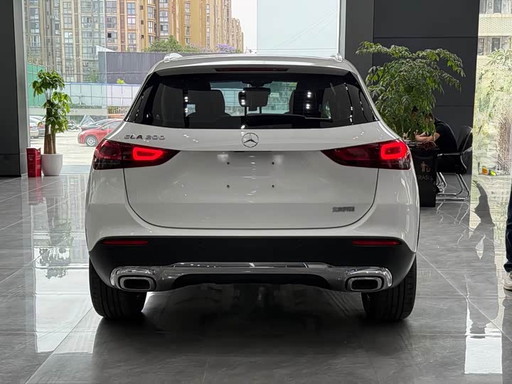 Фото 9 - Mercedes-Benz GLA-Class