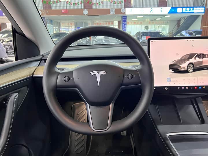 Фото 9 - Tesla Model Y