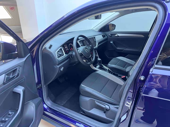 Фото 9 - Volkswagen T-Roc