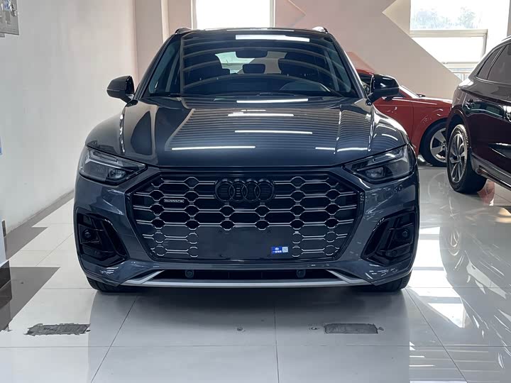 Фото 2 - Audi Q5L