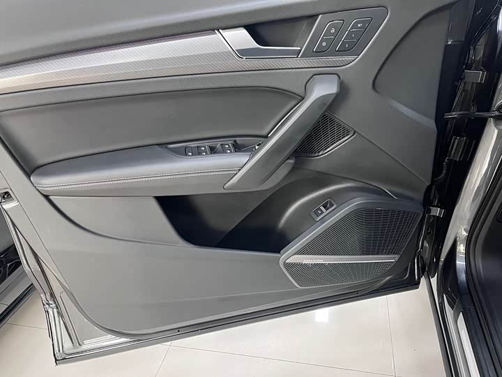 Фото 3 - Audi Q5L