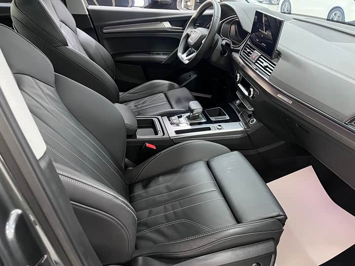 Фото 5 - Audi Q5L