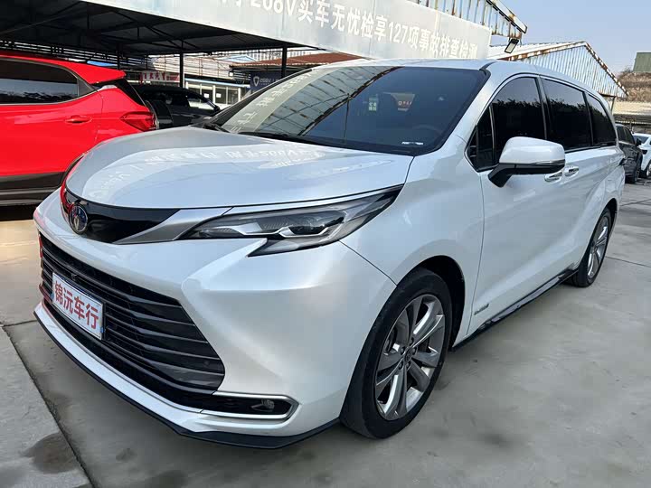 Фото 1 - Toyota Sienna