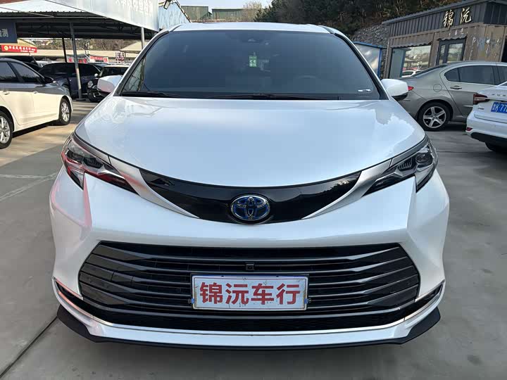 Фото 2 - Toyota Sienna