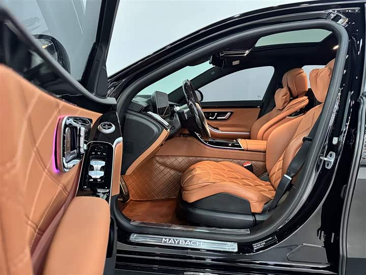 Фото 9 - Mercedes-Benz Maybach S-Class