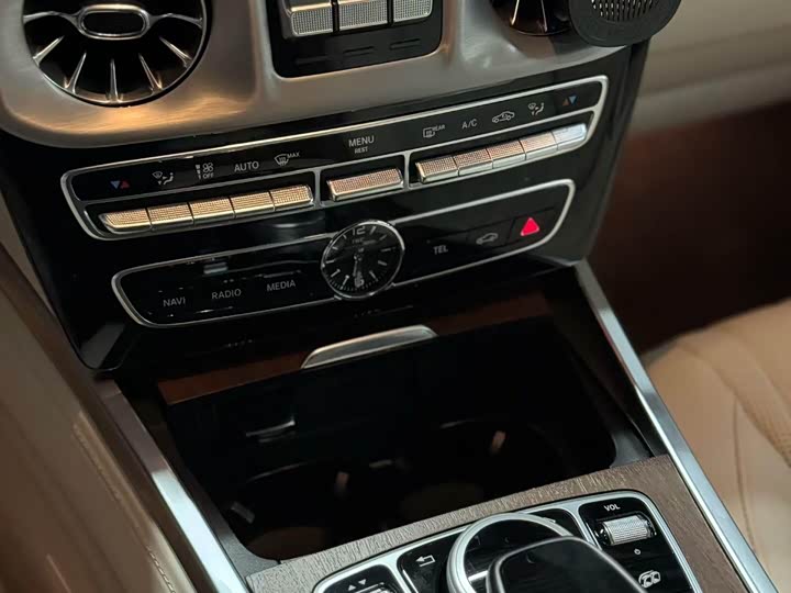 Фото 8 - Mercedes-Benz G-Class AMG