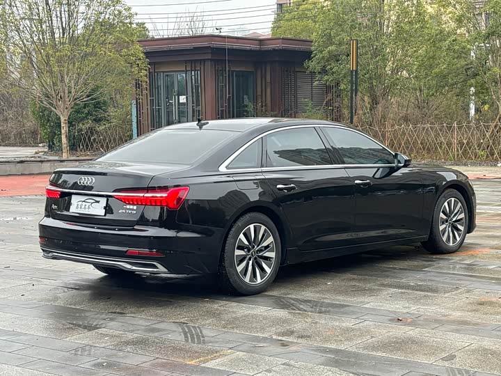 Фото 8 - Audi A6L