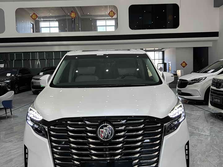 Фото 2 - Buick GL8 ES