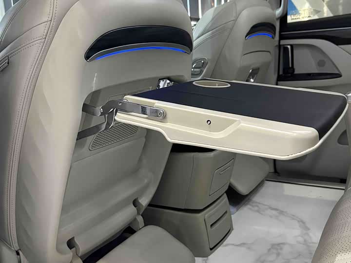 Фото 9 - Buick GL8 ES