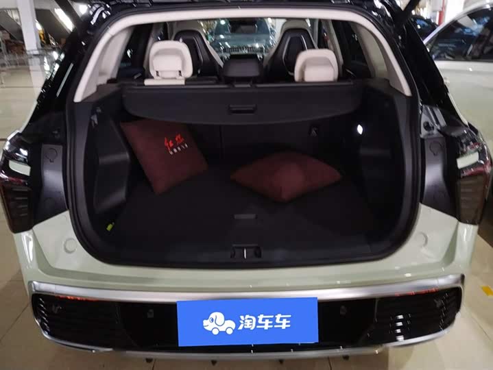 Фото 4 - Hongqi HS3