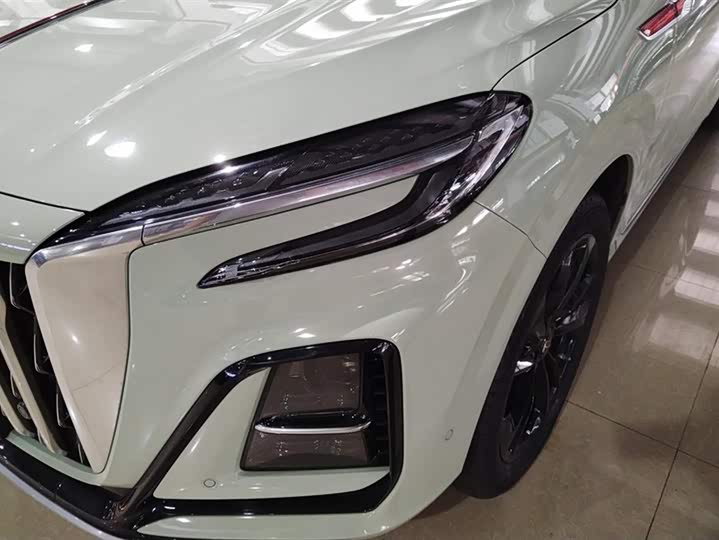 Фото 5 - Hongqi HS3