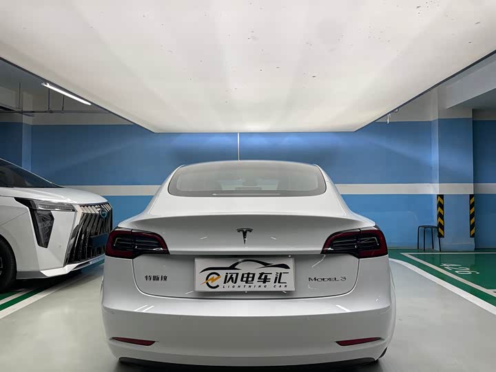 Фото 7 - Tesla Model 3