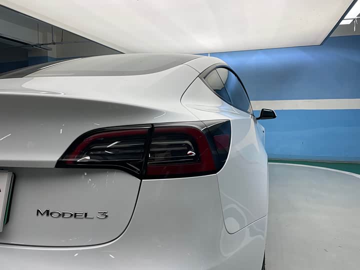 Фото 9 - Tesla Model 3