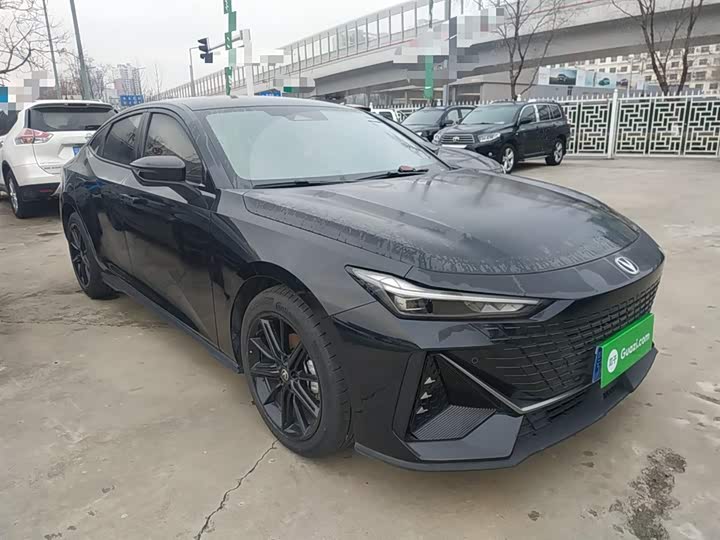 Фото 4 - Changan UNI-V