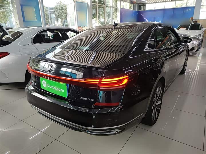 Фото 7 - Volkswagen Passat